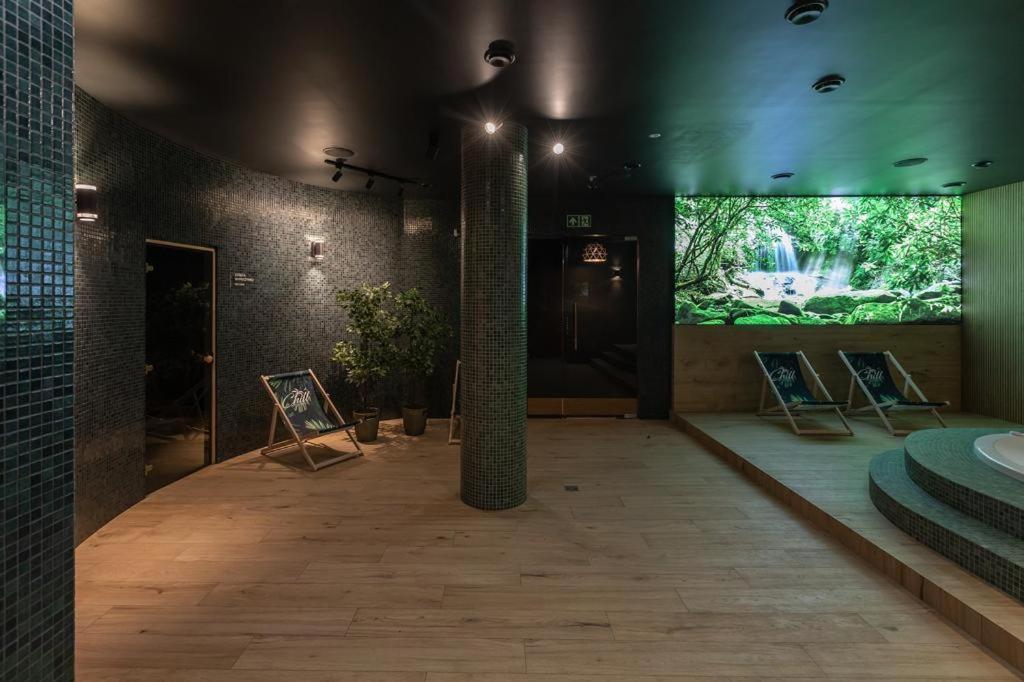 Hotel Fox Wolborz Екстер'єр фото