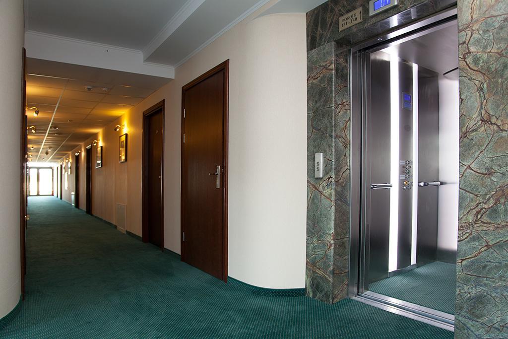 Hotel Fox Wolborz Екстер'єр фото