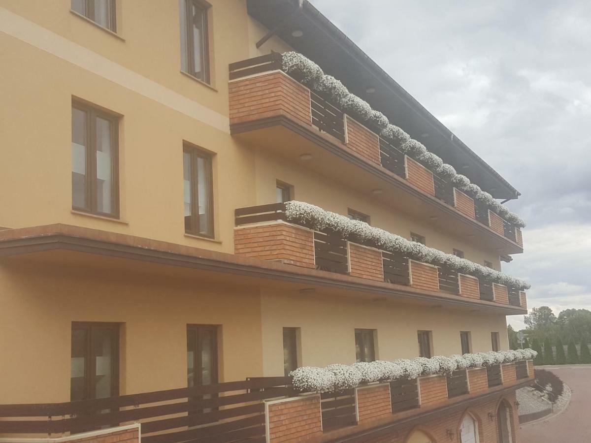 Hotel Fox Wolborz Екстер'єр фото